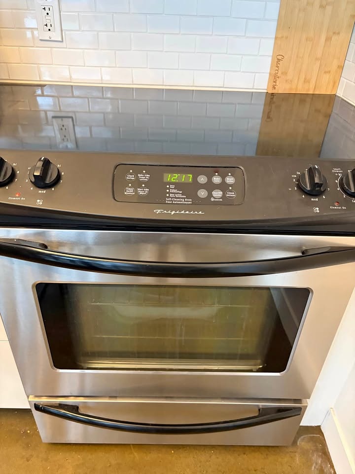 Frigidaire Electric Range