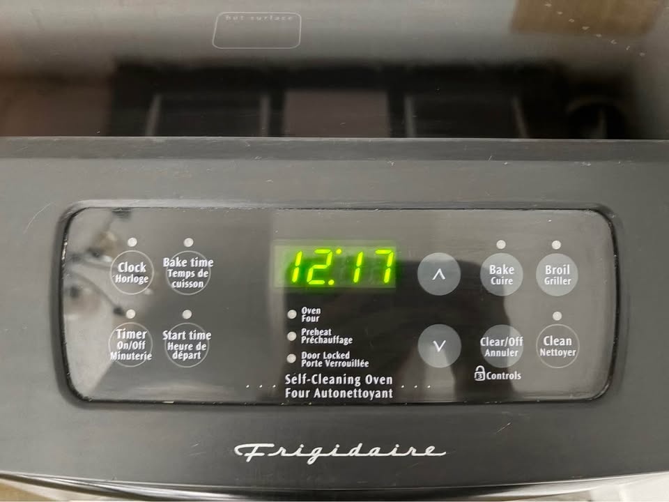 Frigidaire Electric Range - photo 2