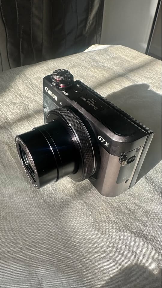 Canon PowerShot G7X Mark II + Extras - photo 2