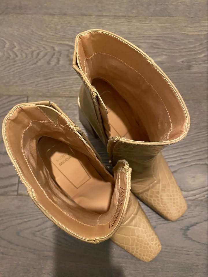 High heel beige boots size 8 - photo 4