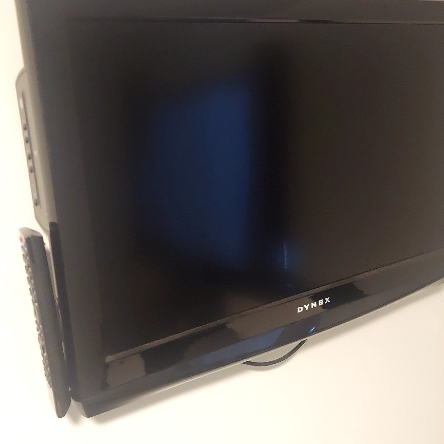 32" LCD TV / DVD Combo
