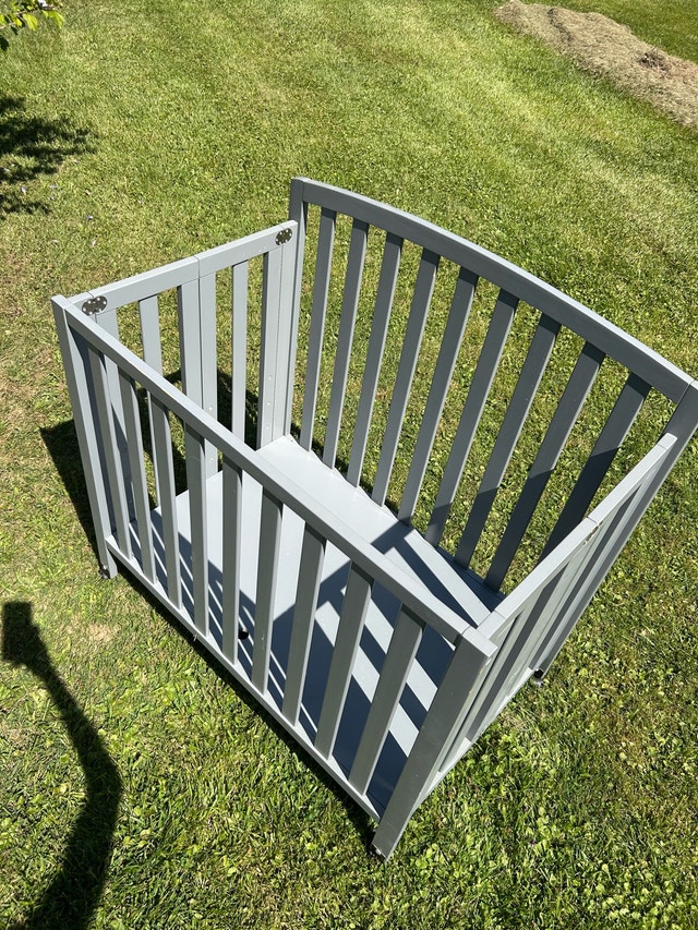 Dylan Foldable Mini Crib