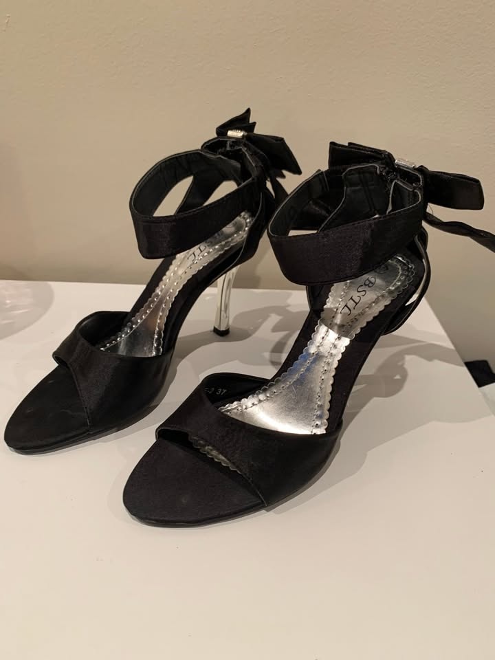 Lightly used shoe size 37 - photo 2