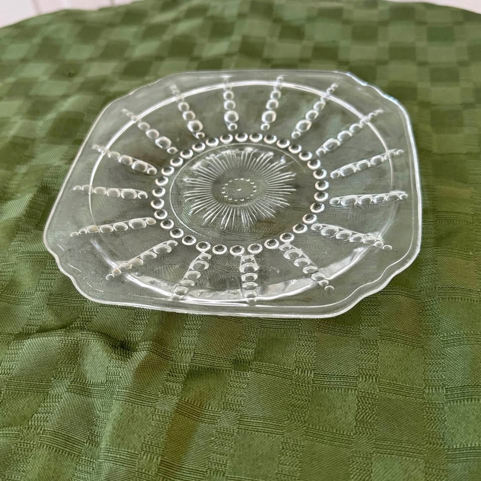 Depression Glass Lunch Plate - Federal "Colombia"