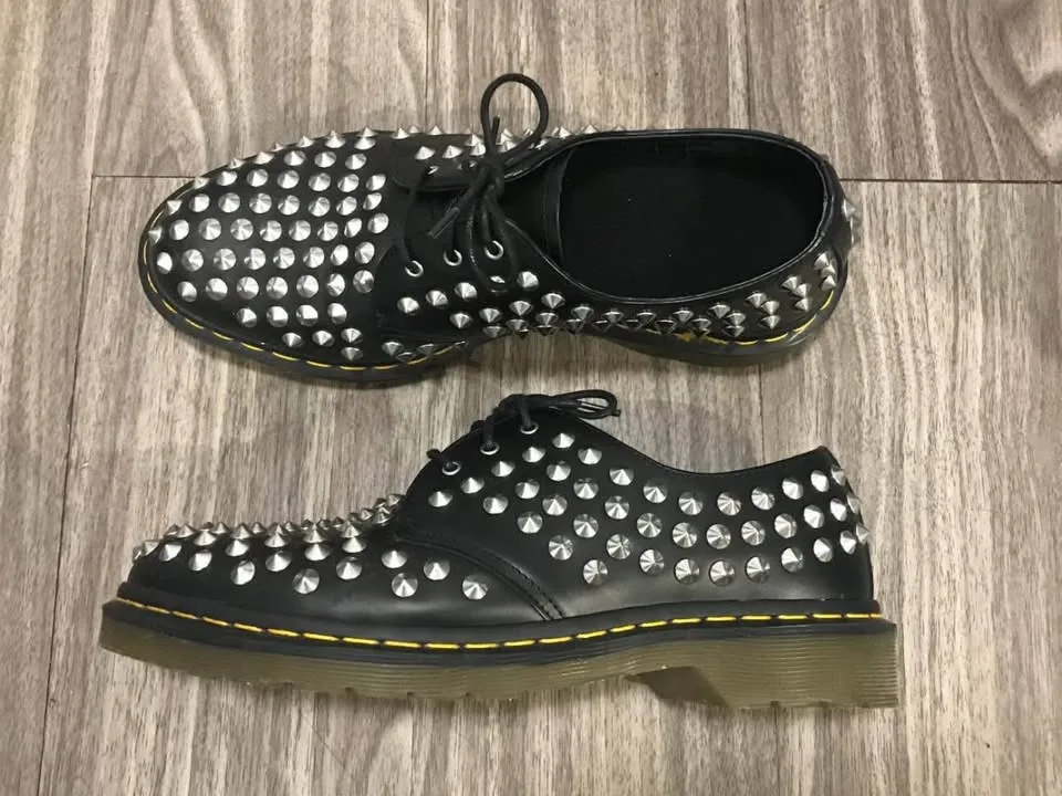 Dr. Martens image indicator(2)