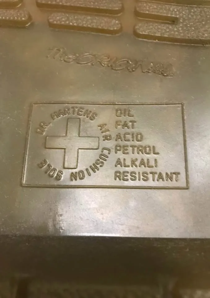 Dr. Martens image indicator(4)