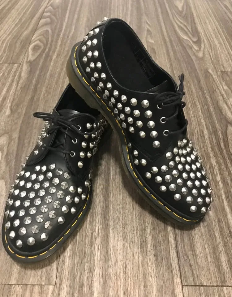 Dr. Martens image indicator(6)