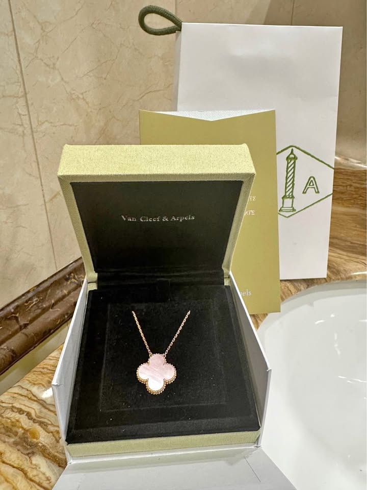 VCA SINGLE MAGIC Necklace 18k Rose Gold Pink Stone Box Bag Cards