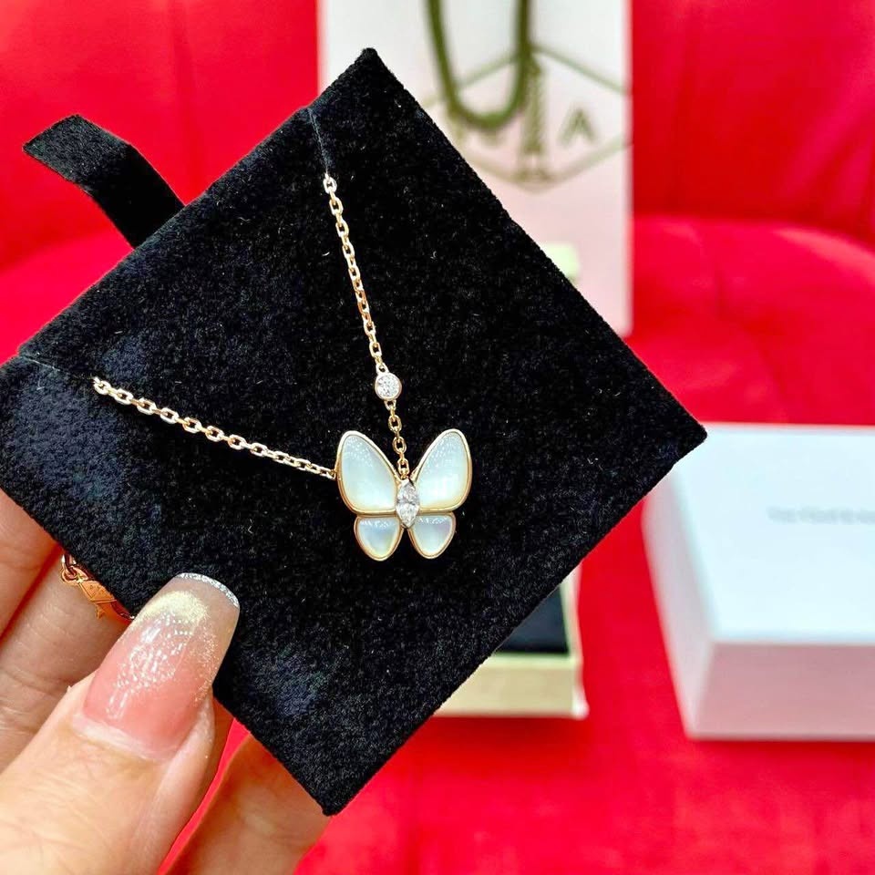VCA Van Cleef Butterfly Necklace 18k Yellow Gold Diamonds