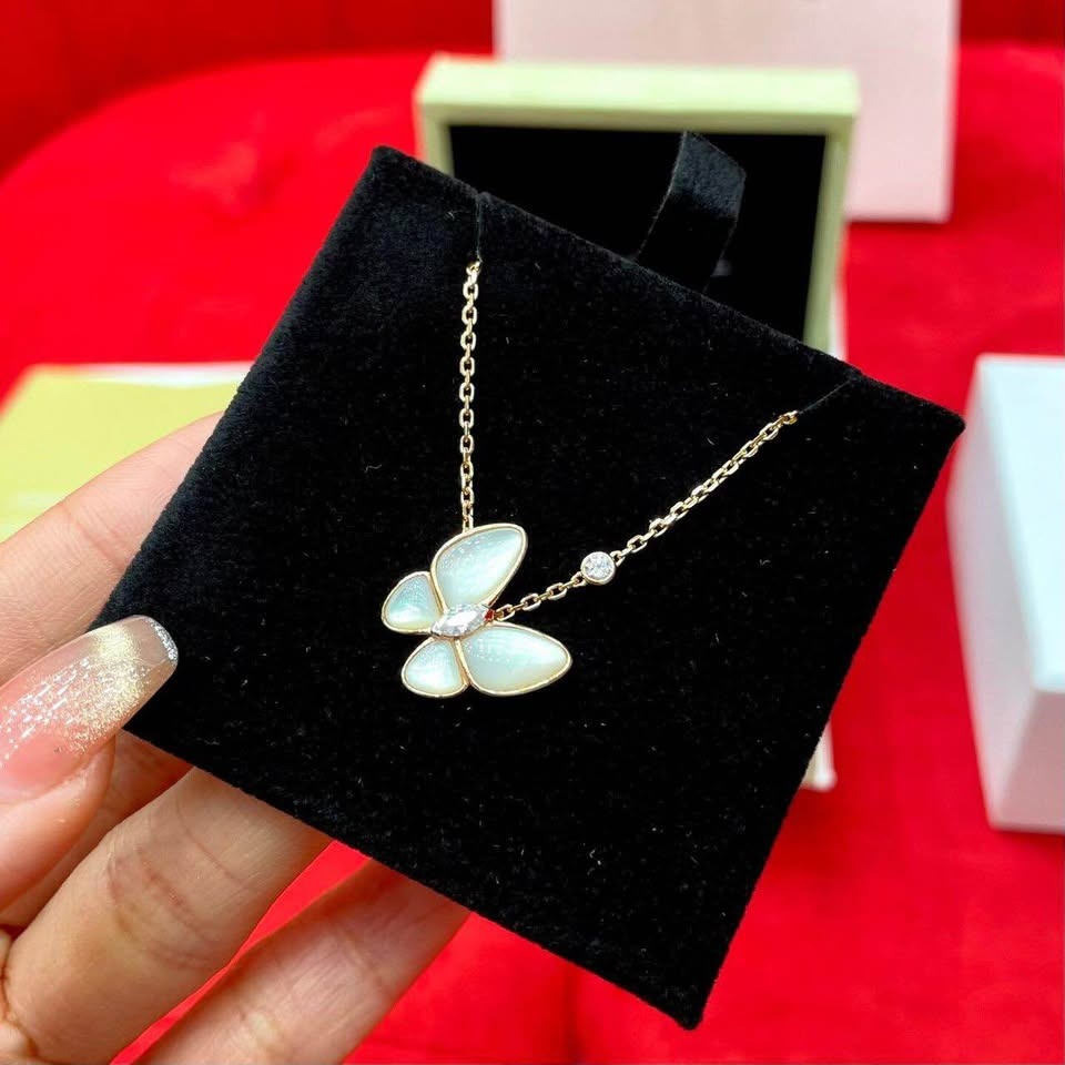 VCA Van Cleef Butterfly Necklace 18k Yellow Gold Diamonds - photo 4