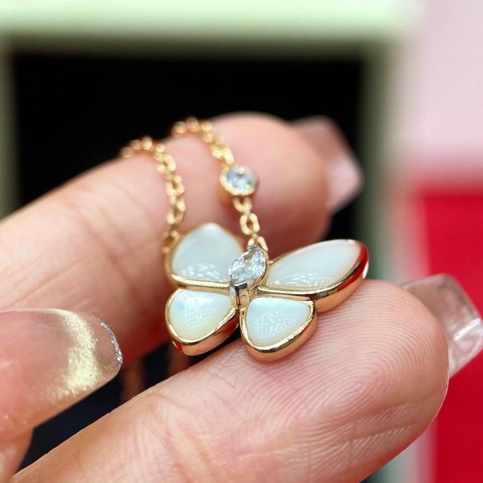 VCA Van Cleef Butterfly Necklace 18k Yellow Gold Diamonds - photo 5