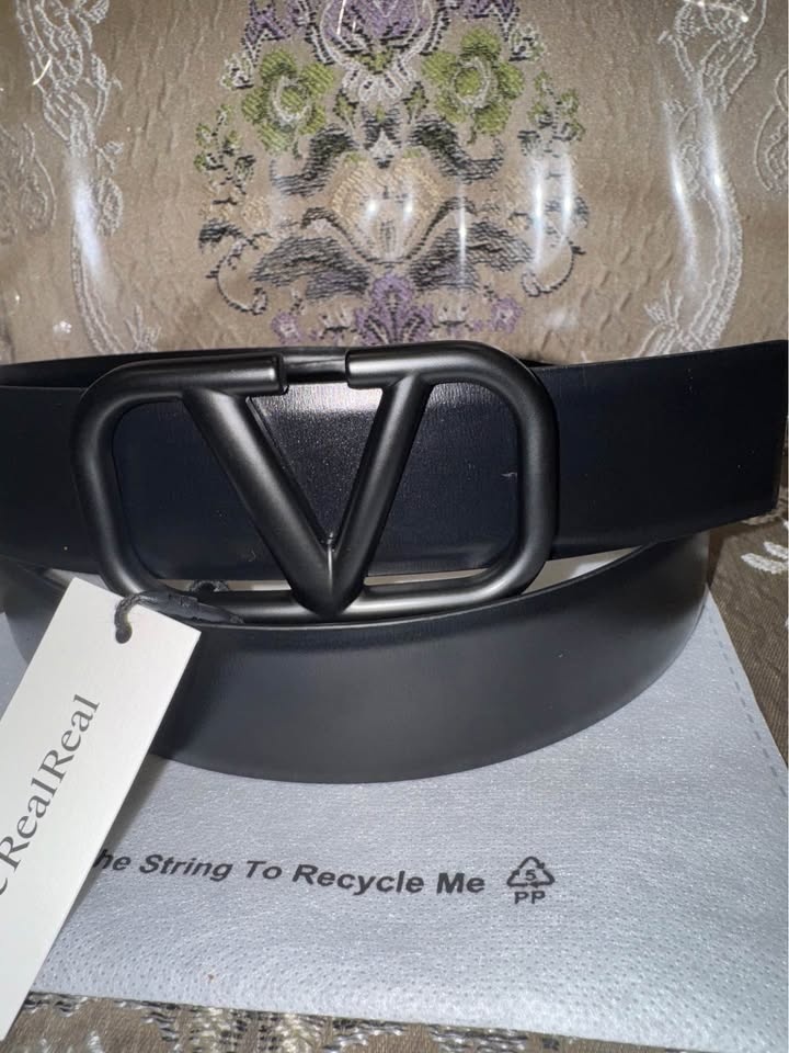Valentino black leather V MENS belt - photo 2