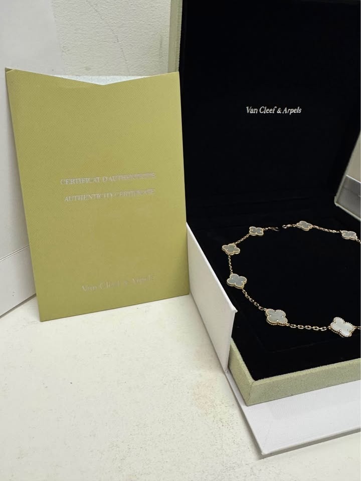 New Van Cleef VCA Mother of Pearl Clover 18k gold Necklace - photo 3