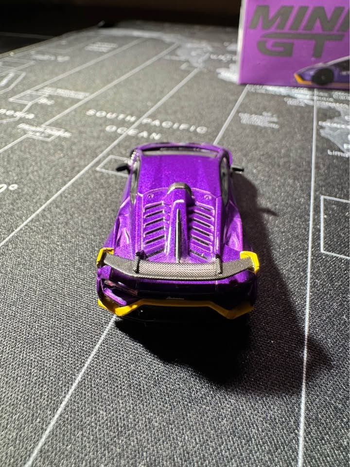 MINI GT Lamborghini Huracán STO w/ Box - photo 2