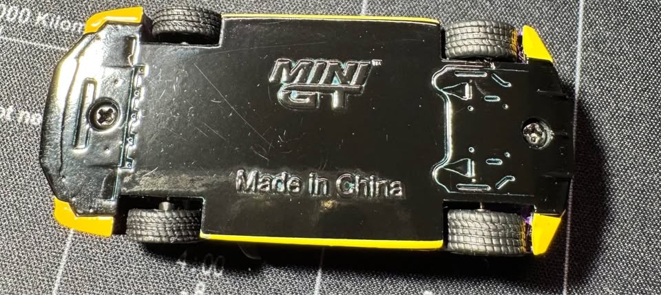 MINI GT Lamborghini Huracán STO w/ Box - photo 4