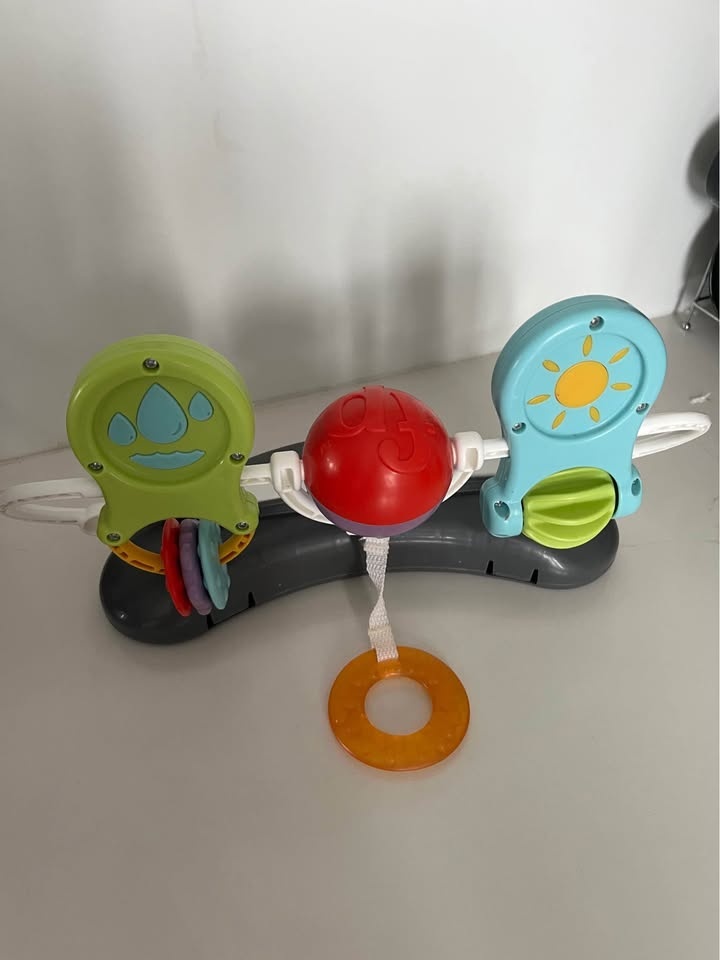 FREE Fisher-Price Sit-Me-Up Seat Toy - photo 2