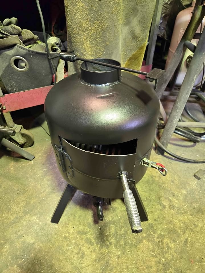 Ice hut Stove