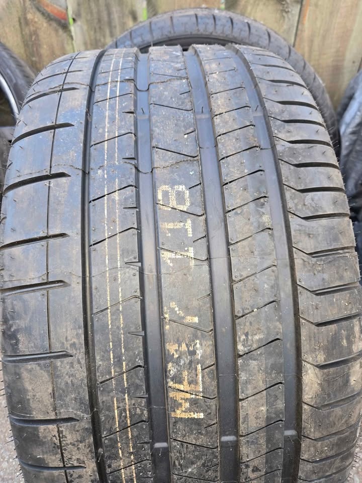 22" Niche Rims and Pirelli Tires - photo 3