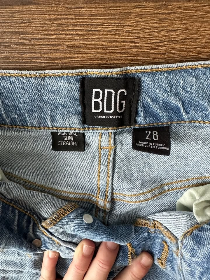 BDG Ripped High Rise Straight Jeans - Size 28 - photo 3