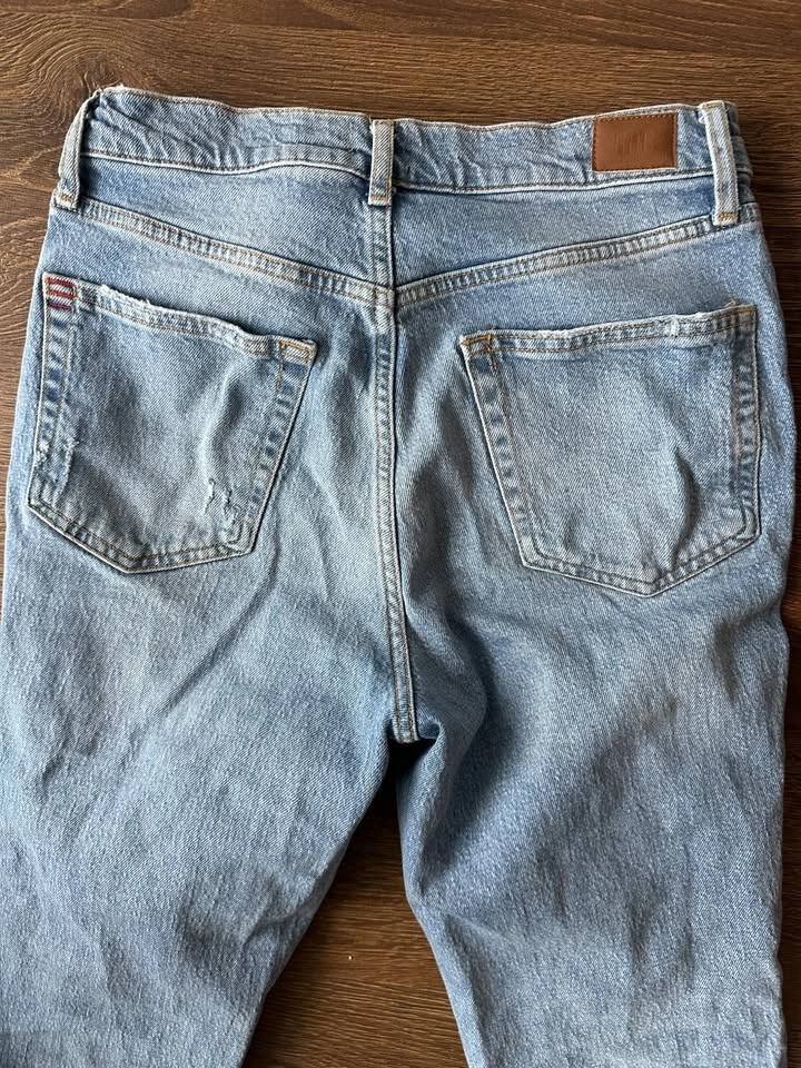 BDG Ripped High Rise Straight Jeans - Size 28 - photo 5