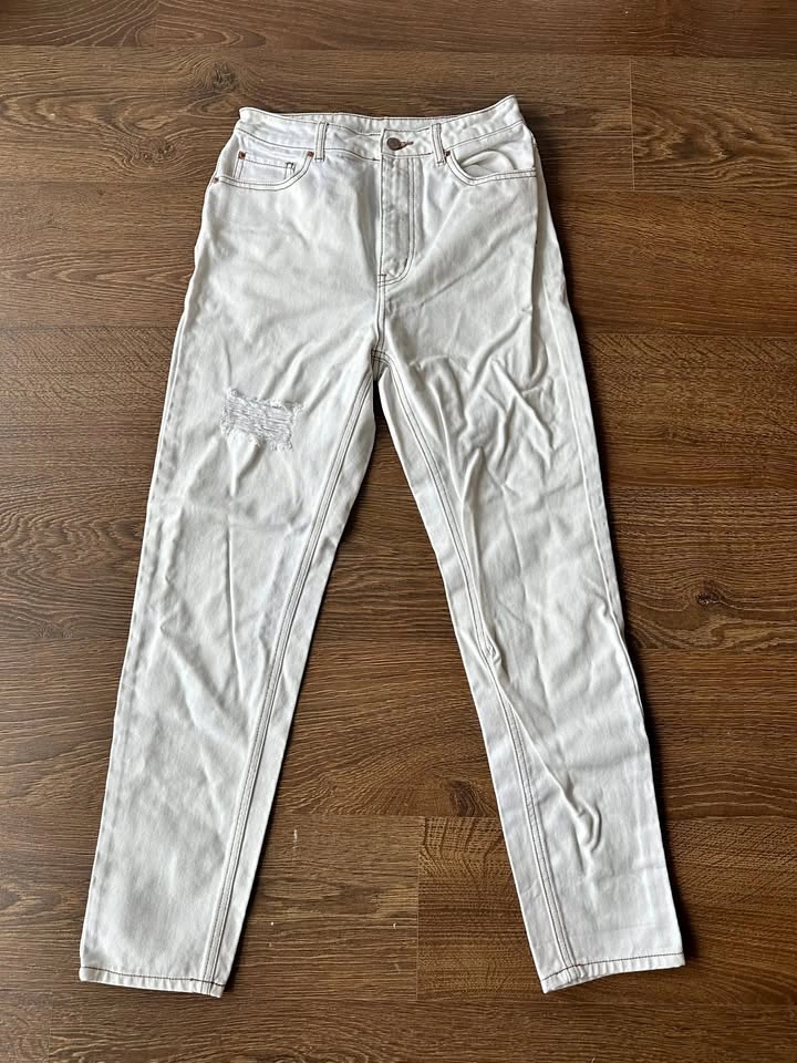 BDG White Straight Jeans - Size 28