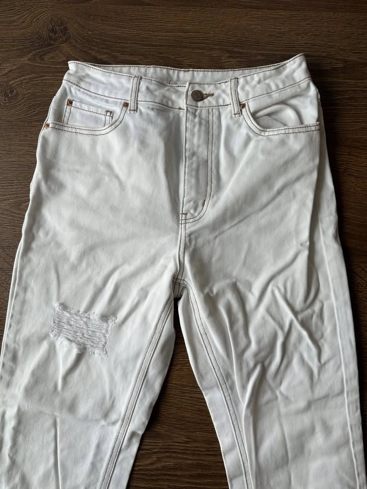 BDG White Straight Jeans - Size 28 - photo 5