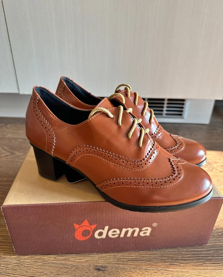BNIB Odema Brown Leather Shoes - Size 8