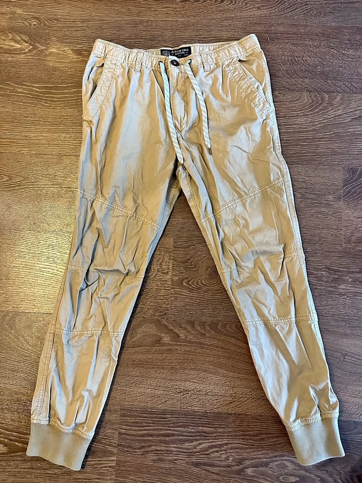 Men's American Eagle Joggers Pants - Size M