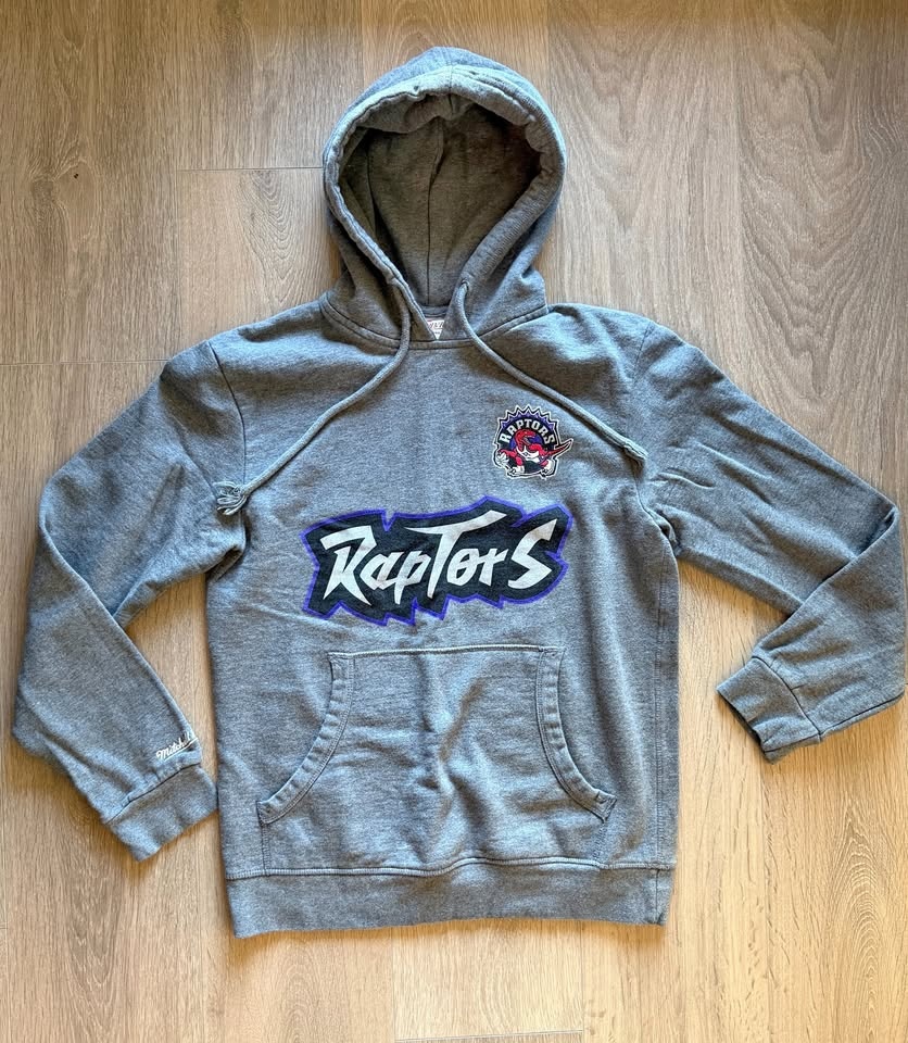 Mitchell & Ness Toronto Raptors Hoodie - Size M