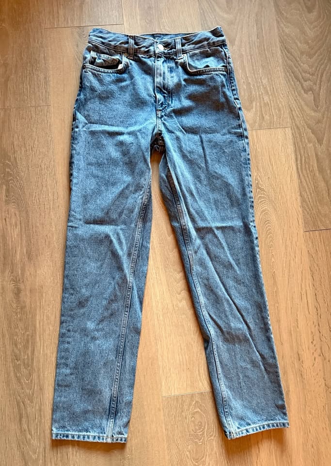 Women's COS Straight Jeans - Size 25