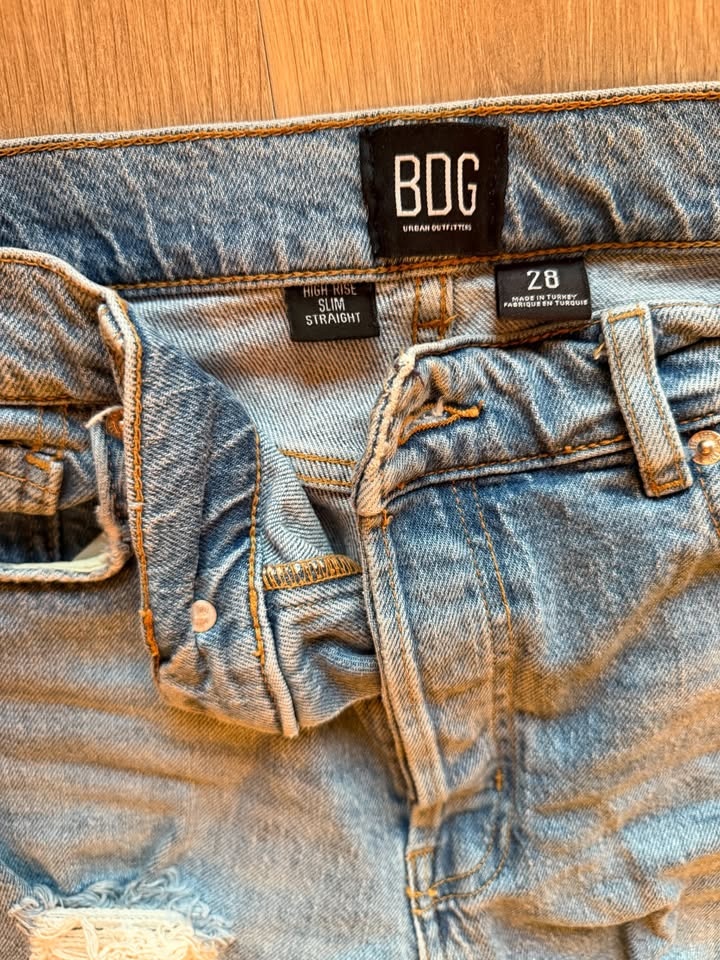 Urban Outfitters BDG High-Rise Straight Jeans - Size 28 - photo 2