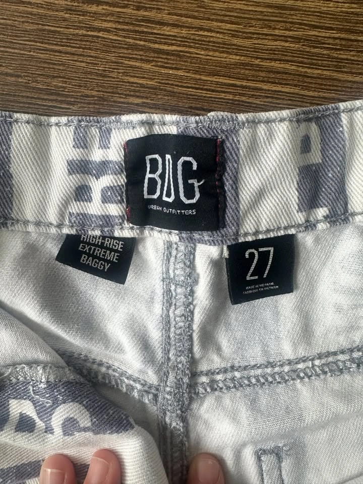 BDG 90's High Rise Baggy Jeans - Size 27 - photo 2