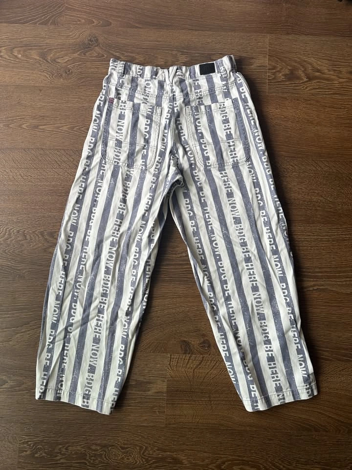 BDG 90's High Rise Baggy Jeans - Size 27 - photo 4