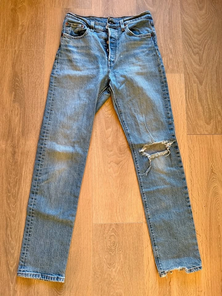 Women's Levi's 501 Jeans - Size W28 L32