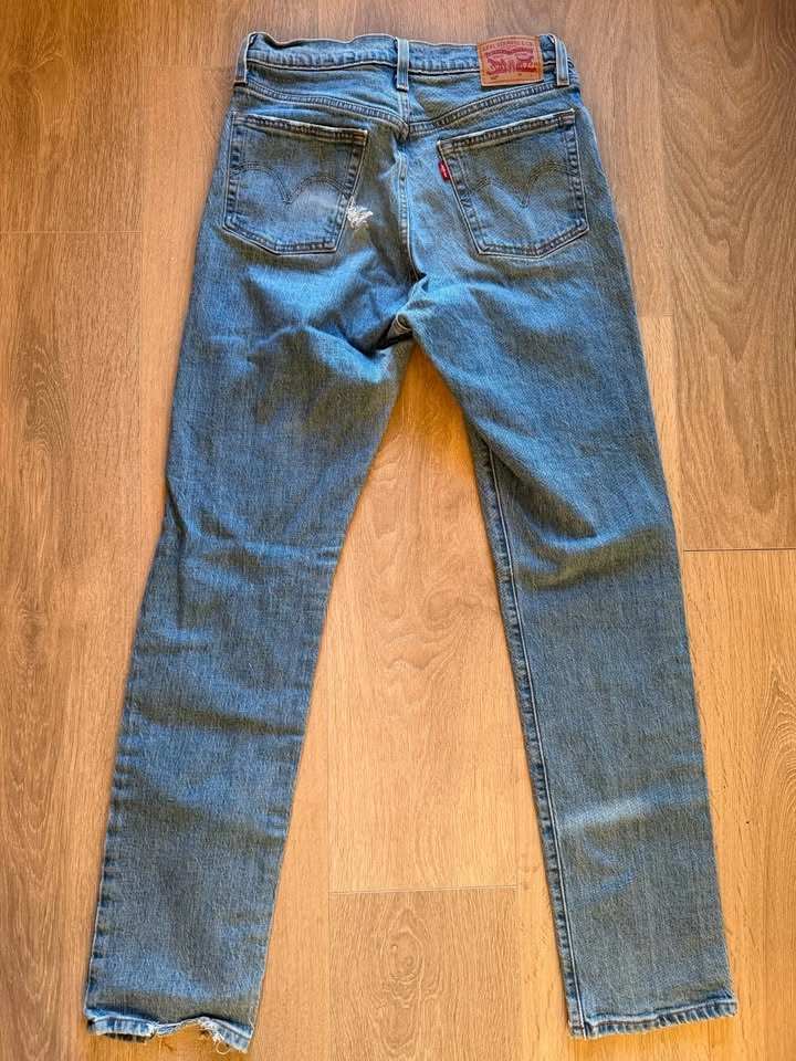 Women's Levi's 501 Jeans - Size W28 L32 - photo 5