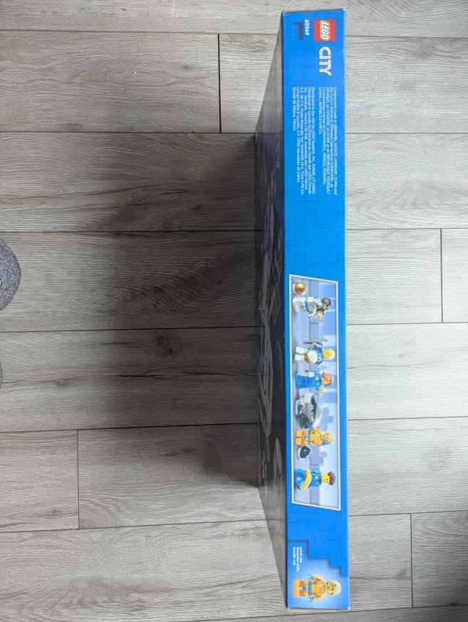 Lego Lunar Space Station Sealed (discontinued) Set #6049 - photo 2