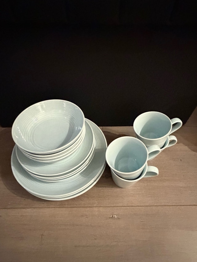 Gordon Ramsay Maze Blue 16-Piece Dinnerware Set by Royal Doulton - photo 2