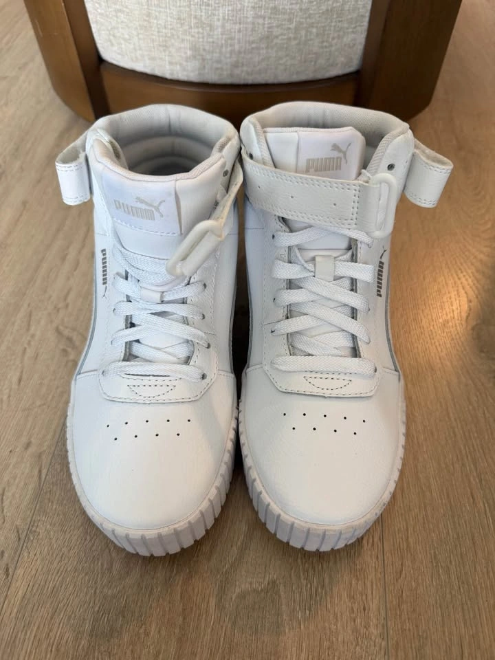 Puma Carina 2.0 White Sneakers - Size 7.5 - photo 5