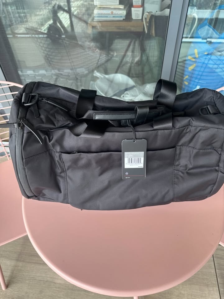 BNWT Ogio Duffel 32L Travel Bag - photo 4
