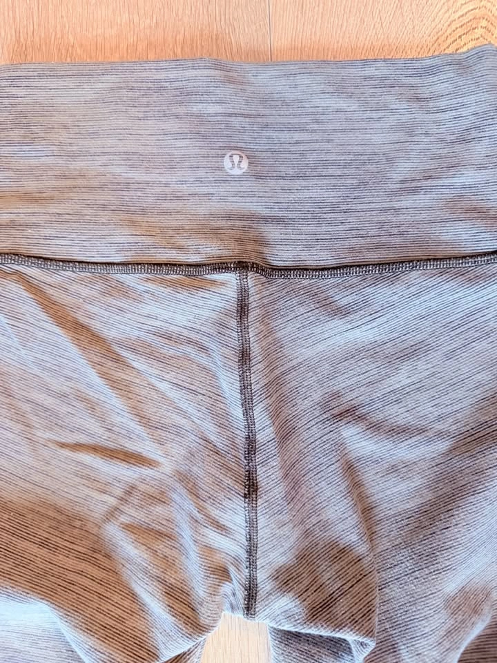 Lululemon Wunder Under High-Rise Crop 21" Luxtreme - Size 4 - photo 3