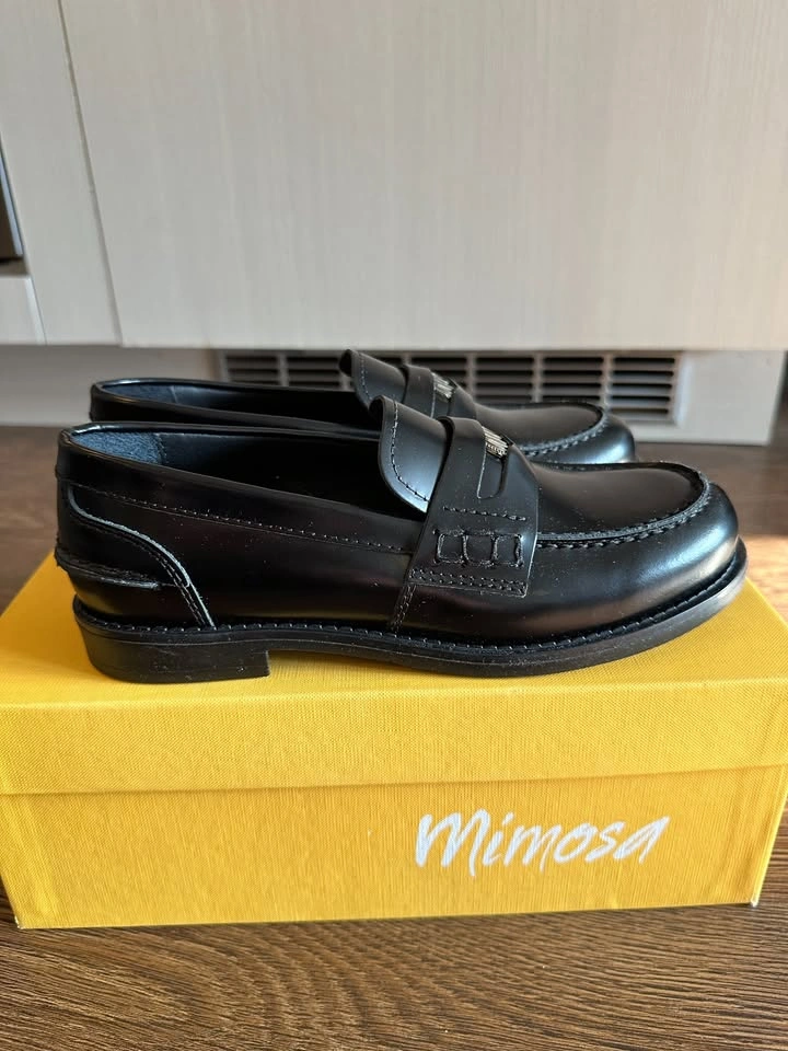 BNIB Mimosa Black Leather Loafers - Size 5 - photo 2