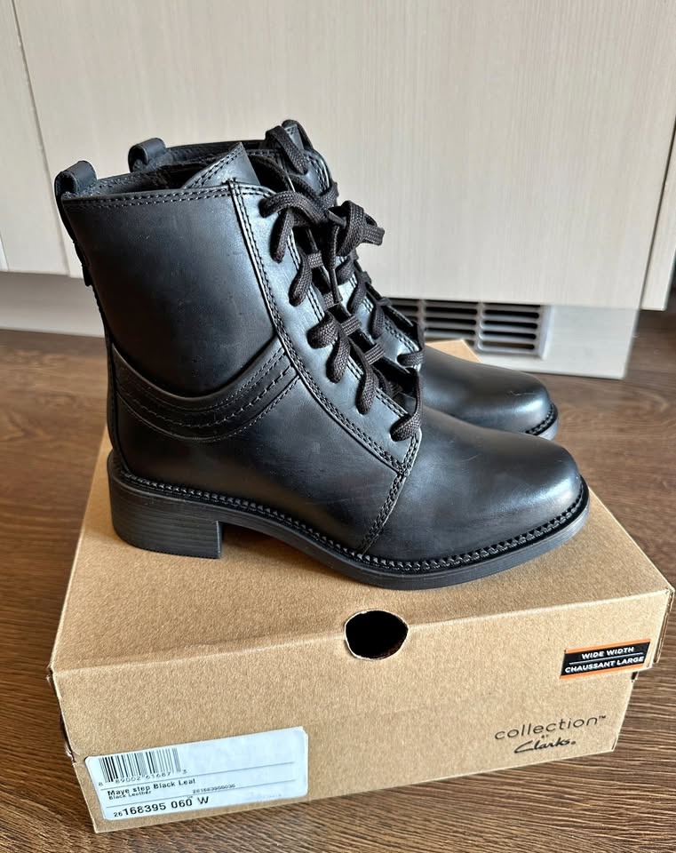 BNIB Clarks Black Maye Combat Leather Boots - Size 6