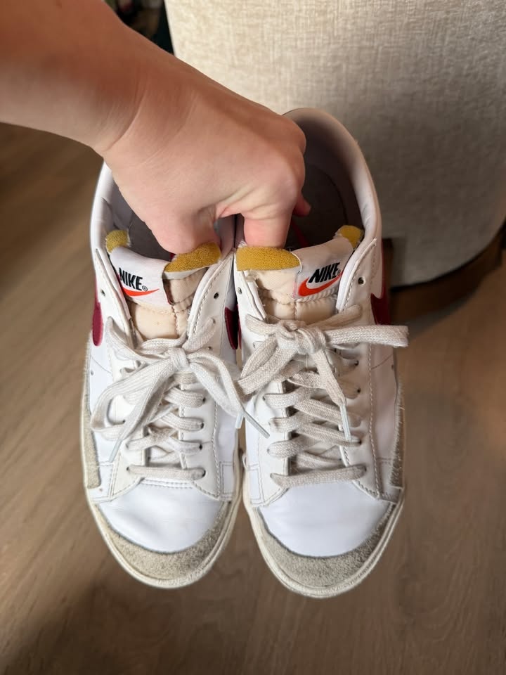Nike Blazer Low 77 Vintage Red Sneakers - Size 8 - photo 3