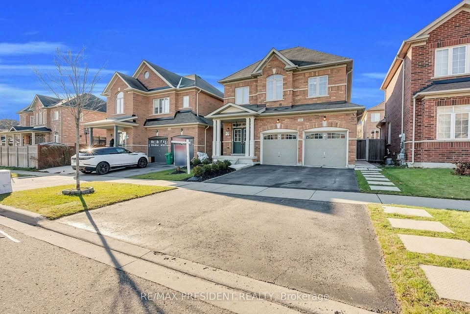 3 Beds 3 Baths - House - photo 2