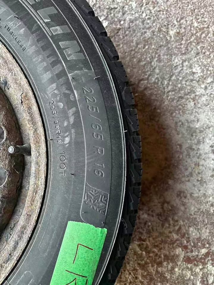 225/65/R16 Michelin Snow Tires