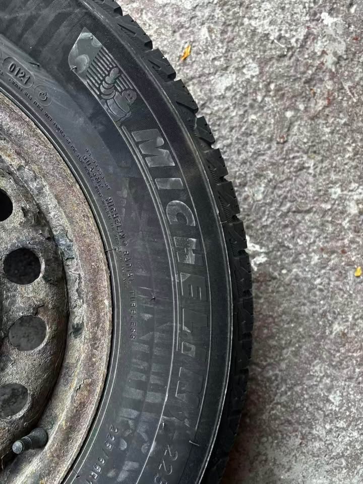 225/65/R16 Michelin Snow Tires - photo 2