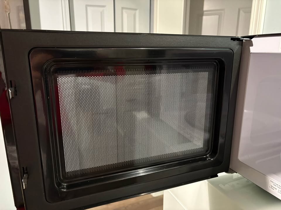 PANASONIC MICROWAVE OVEN - photo 3