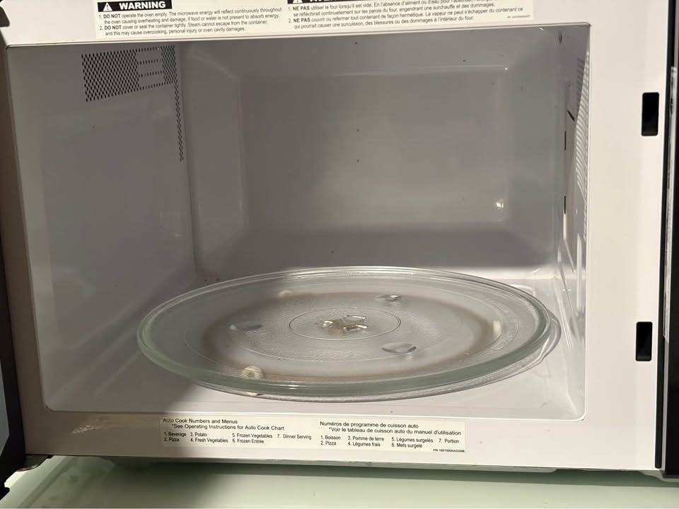 PANASONIC MICROWAVE OVEN - photo 4