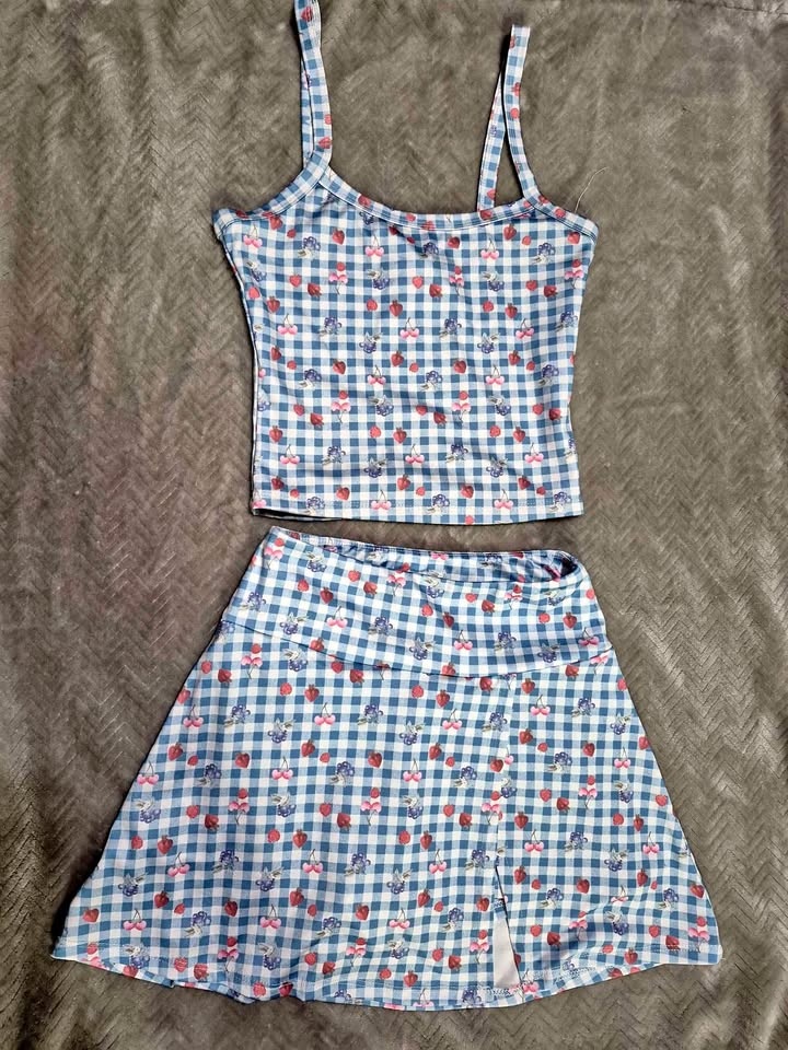 Women's Vine & Valley Two Piece Outfit Size XS