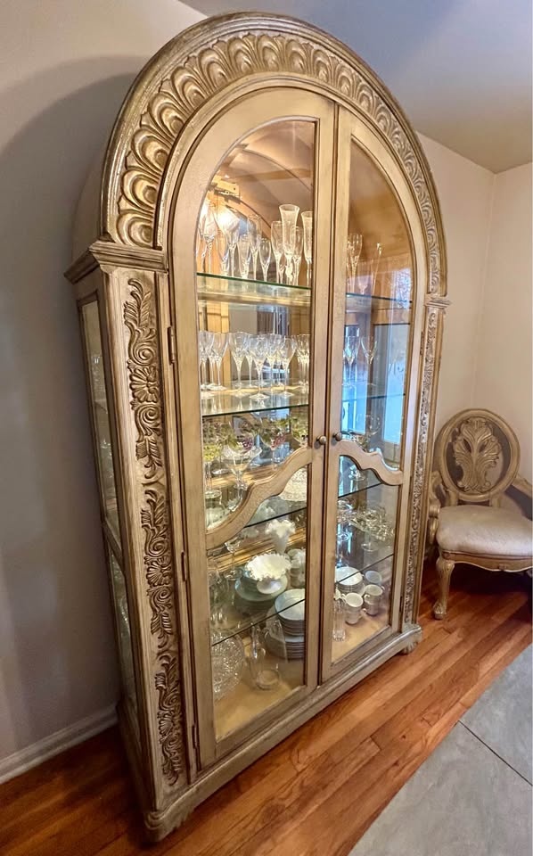 Stunning Arched Wood Lighted Curio China Cabinet - photo 3